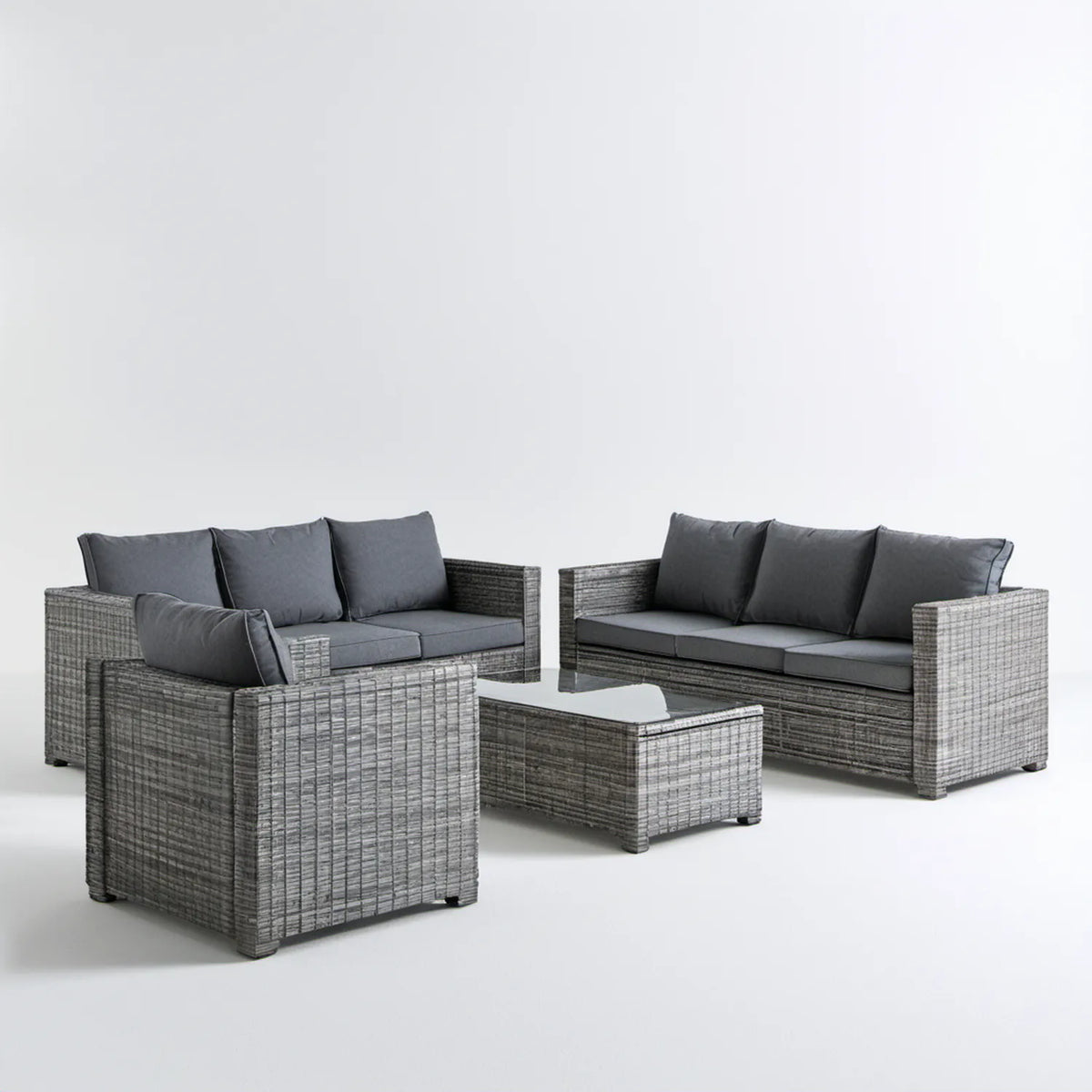 Szary zestaw wypoczynkowy z technorattanu – 2 sofy 3-osobowe, fotel i stolik 110 x 60 x 45 cm